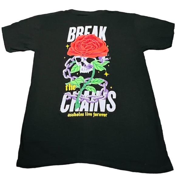 ⭐️  ALF Break chains t-shirt NWT ⭐️ - Picture 2 of 3